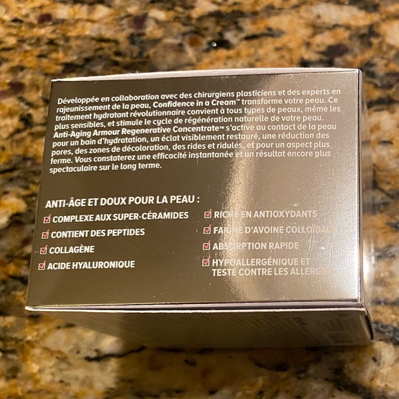 It Cosmetics Confidence in a Cream moisturizer NWT - Picture 3 of 12